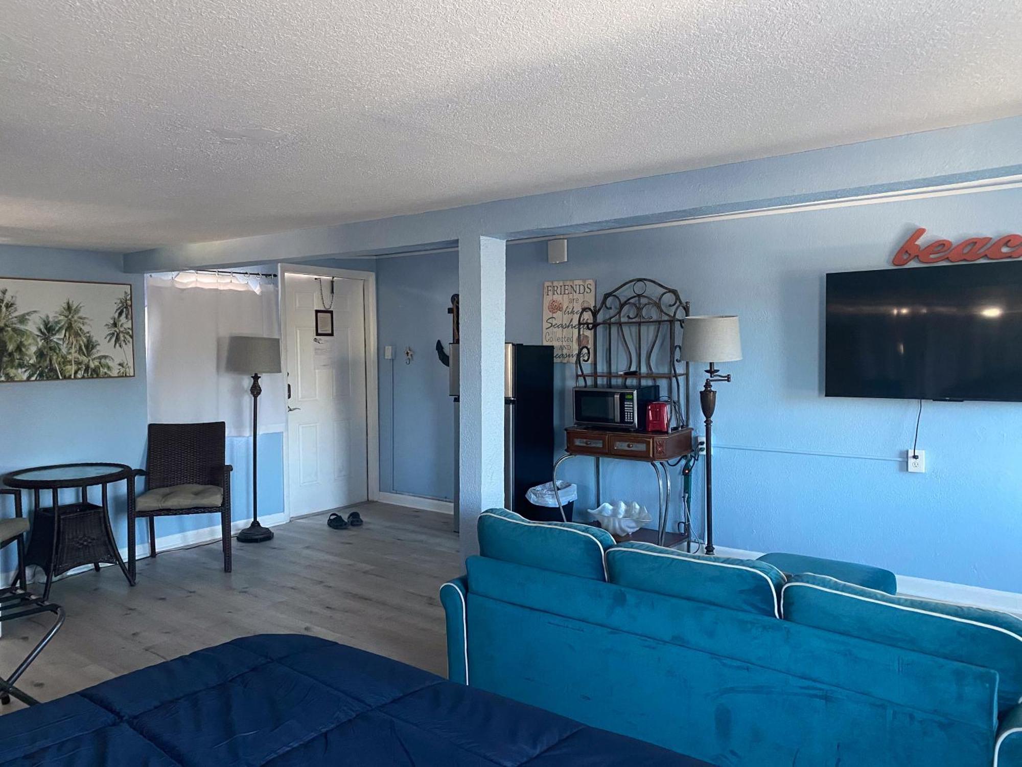 Oasis Palms Resort St. Pete Beach Exterior photo